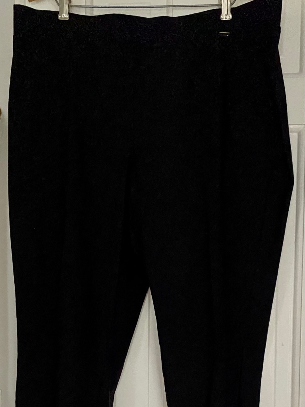 Anne Klein Black Stretch Pants in Polyester. XL.